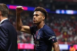 福將！在杜埃取得進(jìn)球的16場(chǎng)正式比賽，巴黎至今仍保持全勝