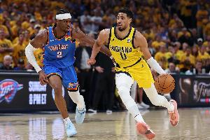 詹姆斯：籃球迷都會(huì)欣賞總決賽兩隊(duì)的打法和球風(fēng) 再次恭喜雷霆