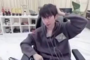 doinb：?jiǎn)枂朆LG經(jīng)理能不能借給我們五個(gè)選手來陪練 為L(zhǎng)PL犧牲一下