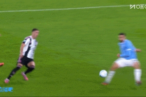 前裁判：吉拉踩小孔塞桑是明顯的點(diǎn)球，不解為什么裁判沒進(jìn)行回看