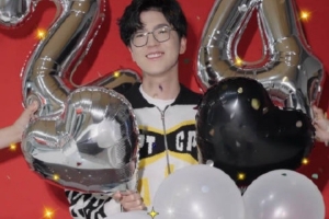 jiejie分享生日慶祝：24歲正是適合闖蕩的年紀(jì)