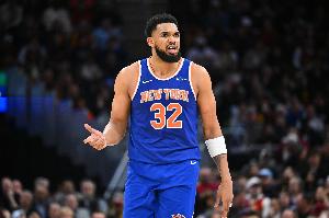 三分很鐵！唐斯14投6中&三分8中2得到15分18板2助2帽