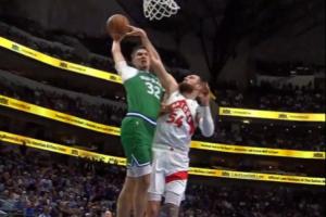 這就是狀元天賦！弗拉格三大步滿弓戰(zhàn)斧劈扣2+1！