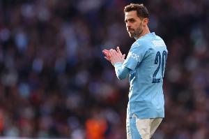 不敵維拉！B席：賽季結(jié)束還早不用過(guò)早下結(jié)論 我們的逼搶很糟糕