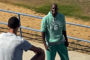 加內(nèi)特透露文班特訓(xùn)目的：他不是為了來(lái)訓(xùn)練 而是進(jìn)行思想交流