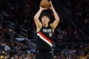 第一記三分還沒來！楊瀚森三分線外被大范圍放空 空位彈框而出