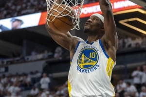 手感火熱！巴特勒上半場(chǎng)6中5得16分3板1助&三分2中2 得分兩隊(duì)最高