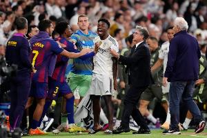 記者：維尼修斯因態(tài)度問題遭批評，姆巴佩成皇馬新寵