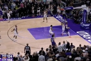 真加時了！馬爾卡寧底角接球 高難度翻身中投不中 ！