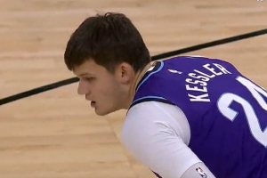 真有譜?。』禾?喬治突破外傳 凱斯勒接球調(diào)整三分自信命中！