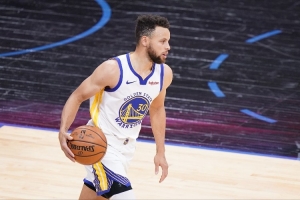 庫里：我們需要有信心的球員 輪到他們終結(jié)時他們能夠完成進攻