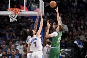 前三場(chǎng)1個(gè)帽！切特：感覺(jué)自己不是蓋帽手了 很高興今天蓋了幾個(gè)