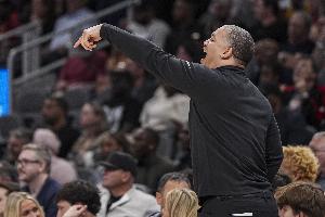 盧：將對(duì)手得分限制在98分是非常好的表現(xiàn) 但三分33中6沒法贏球