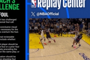 哈登造波斯特三分犯規(guī) 勇士果斷選擇挑戰(zhàn)并成功 改為中圈爭(zhēng)球