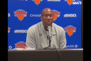 邁克-布朗：進(jìn)攻停滯拖累了防守 球根本傳不起來所有人只是原地看