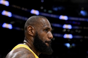 白巧克力：人們說詹姆斯無法在以前打球 但他比壞孩子活塞更高大