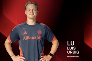 圖片報(bào)：烏爾比希哥哥今夏加盟拜仁，目前擔(dān)任女足二隊(duì)門(mén)將教練