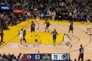 戲耍雙高！巴特勒弧頂騙過科林斯突破迎著大洛上籃得分