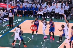 還有進(jìn)步空間！字母哥罰球節(jié)奏卡頓 皮球幾乎三不沾