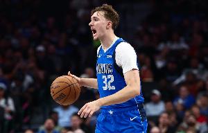 生涯第2次兩雙！弗拉格成為引入三分線后多次斬獲兩雙最年輕球員