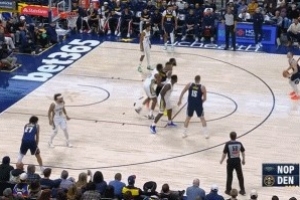 輕松寫意！約基奇助攻布勞恩三分 3節(jié)26分鐘拿下三雙&開季4連三雙