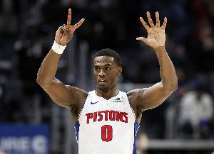 殺傷力很強(qiáng)！杜倫9中5砍下21分12板&拼6前場(chǎng)板 罰球12中11