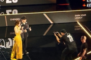 王思聰“殺手”youdang更新微博曬現(xiàn)場(chǎng)觀賽：外戰(zhàn)看滔博！