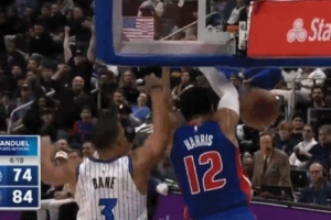 起勢(shì)了！哈里斯快下上演雙手暴扣&活塞一波14-1的攻勢(shì)打停魔術(shù)