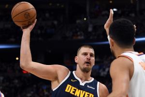 什么叫統(tǒng)治力！約基奇三節(jié)21分12板10助 開季連續(xù)4場三雙歷史第一