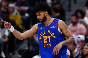 有點(diǎn)鐵但無(wú)大礙！穆雷14中5&三分8中3拿到17分6助攻 正負(fù)值+29