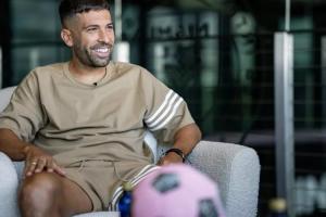 巴西連線不再阿爾巴：和史上最佳球員梅西并肩作戰(zhàn)是一種榮幸