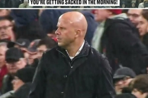 利物浦聯(lián)賽杯出局！水晶宮球迷比賽中嘲諷斯洛特：你明早就下課