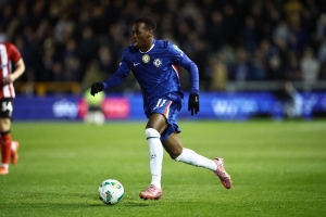 TA：切爾西再次暴露防線弱點(diǎn)，吉滕斯、桑托斯的表現(xiàn)值得肯定