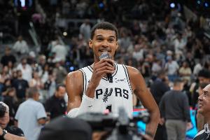 馬刺新賽季5連勝創(chuàng)造隊(duì)史 文班亞馬狀態(tài)神勇令人稱(chēng)奇