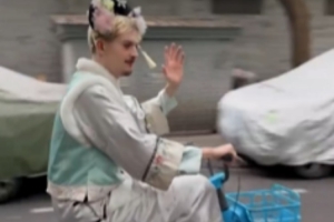 G2官媒發(fā)布整活日常：兔走心還在，正在前往賽場(chǎng)觀賽