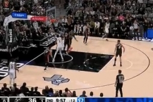 得分爆發(fā)力！哈珀底角三分&沖筐上籃里突外投連拿5分