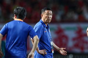 唐田談崔康熙：參加洲際比賽方面，我們和崔導(dǎo)永遠(yuǎn)是國家利益第一