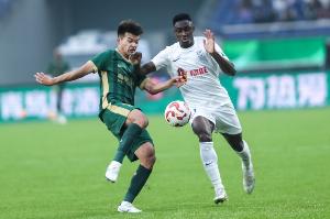 浙江隊(duì)本賽季5次烏龍，創(chuàng)2012年以來單一球隊(duì)中超賽季最多紀(jì)錄