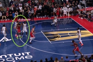 3+1！哈登三分命中同時造成米西一級惡意 打成3+1后快船還有球權