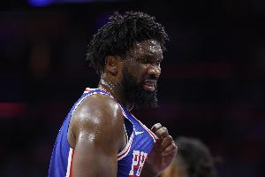 恩比德承認(rèn)比賽后期感到疲憊：正因如此 他們應(yīng)該增加我的時(shí)間