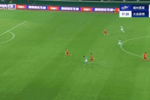 反客為主！楊銘銳冷靜扣過防守低射近角得手，大連1-0梅州