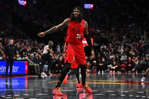 羅威談本場表現(xiàn)：那次扣籃感覺很棒 那個上籃是自然形成的機會