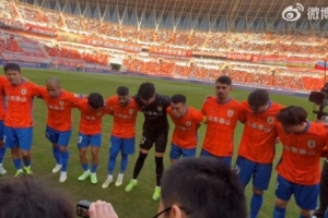 鄭錚賽前喊話：多鼓勵(lì)、多保護(hù)、多包容，全力以赴打好這場(chǎng)比賽