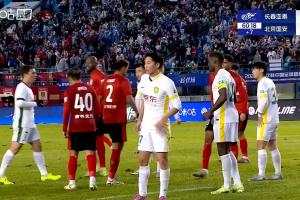 VAR很忙！亞泰vs國安上半場踢到了60分鐘，多踢了半場加時