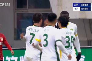 保級危？亞泰角球不設(shè)防主場先丟球，塞爾吉尼奧甩頭破門弒舊主！