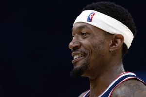 壓哨絕殺！比爾：萊昂納德投出了一個不可思議的投籃