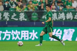 記者：吳少聰昨天踩場訓(xùn)練受傷，今天沒有進大名單