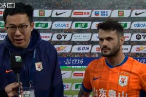 瓦科：很感謝克雷桑2次讓點(diǎn)給我，但我都沒(méi)罰進(jìn)，有信心拿下金靴