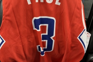 小吧觀賽快船VS鵜鶘 主場給每位球迷贈送保羅快船1.0時期球衣