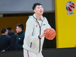 周琦：之前在東莞度過(guò)了很開(kāi)心的1年 這里有宏遠(yuǎn)這個(gè)11冠王的球隊(duì)